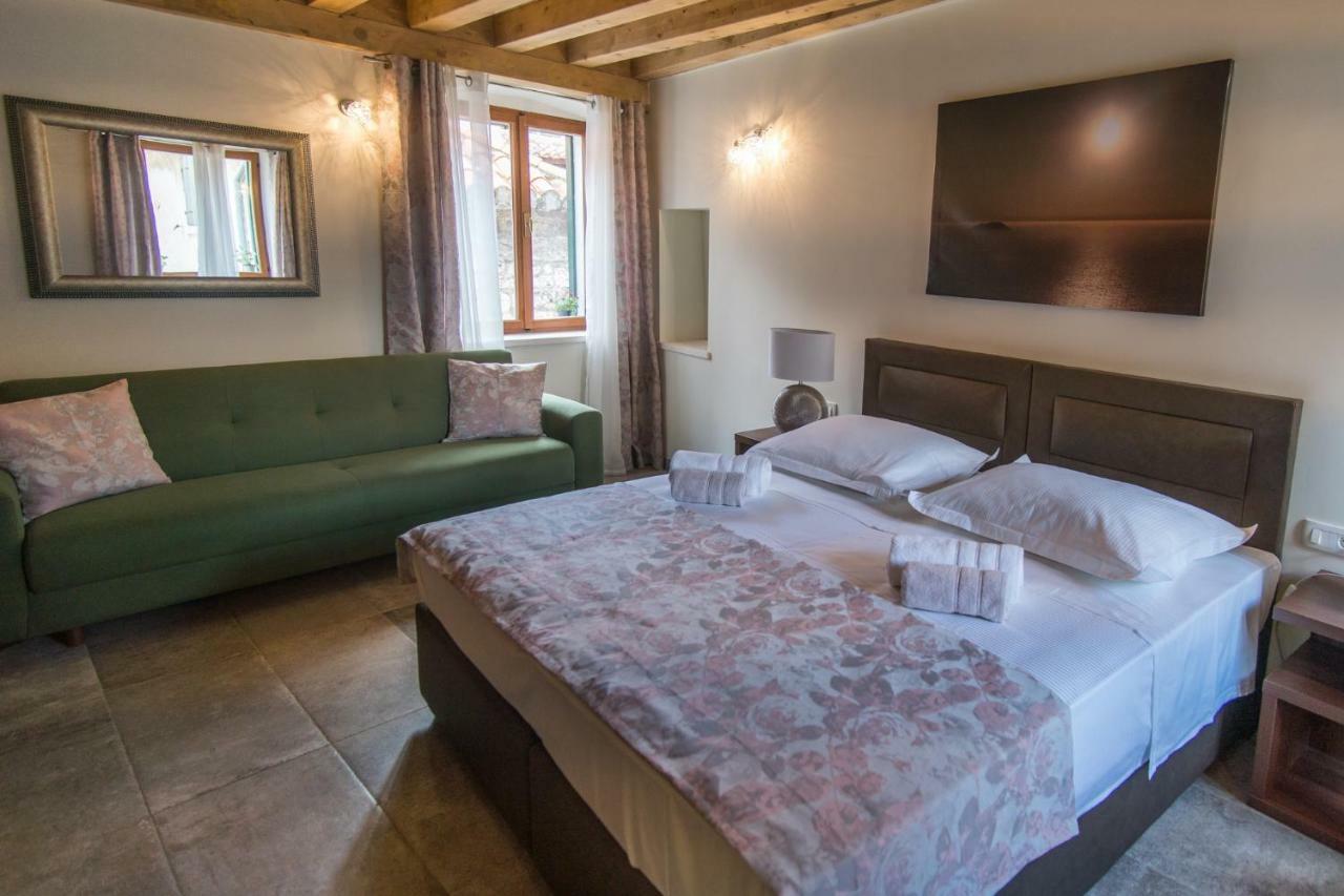 Jr Luxury Guesthouse2 Сплит Экстерьер фото