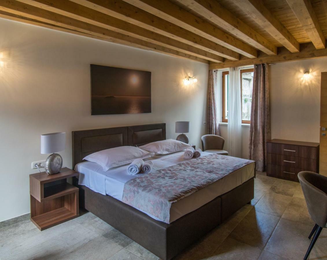 Jr Luxury Guesthouse2 Сплит Экстерьер фото